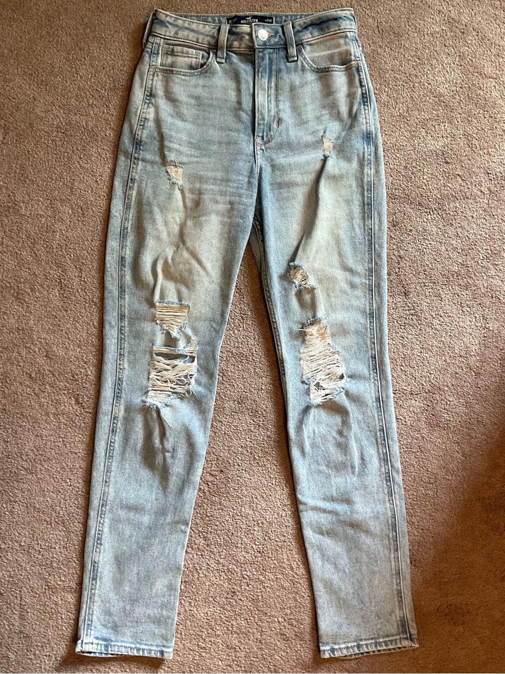 Hollister High-Rise Mom Jeans